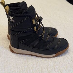 Sorel Whitney waterproof Black Lace-Up Boots